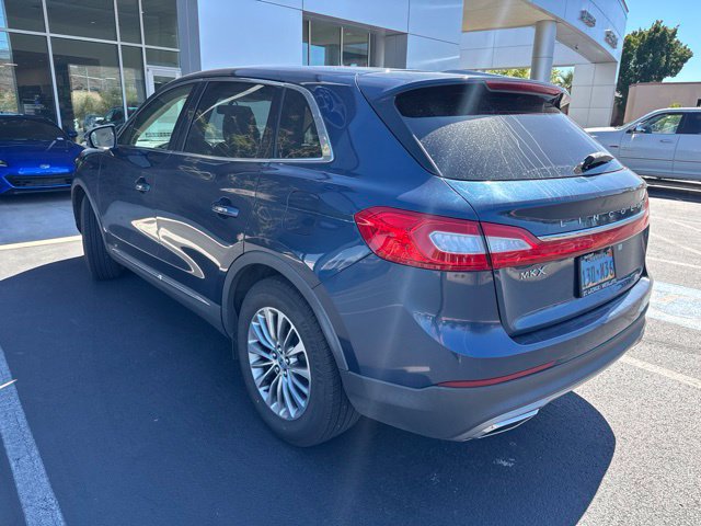 Used 2017 Lincoln MKX Select w/ Select Plus Package FWD image 4