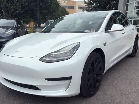 Used 2020 Tesla Model 3 Standard Range Plus RWD image 4