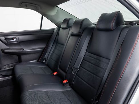 Used 2017 Toyota Camry SE image 17