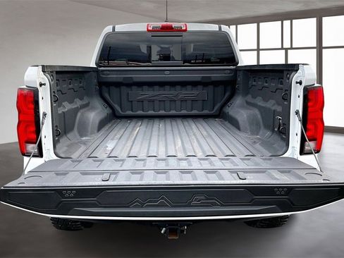 Used 2024 Chevrolet Colorado ZR2 w/ ZR2 Convenience Package III image 18