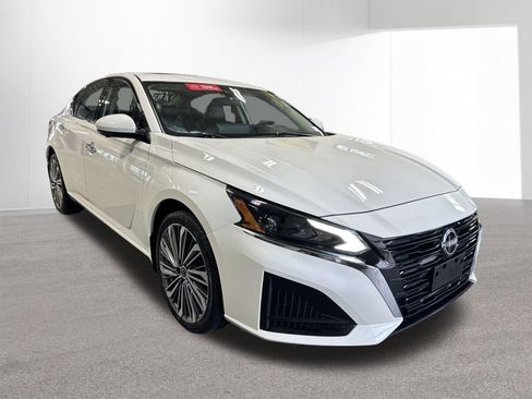 Certified 2023 Nissan Altima 2.5 SL AWD/4WD image 12