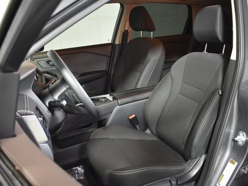 Used 2023 Nissan Rogue S image 9