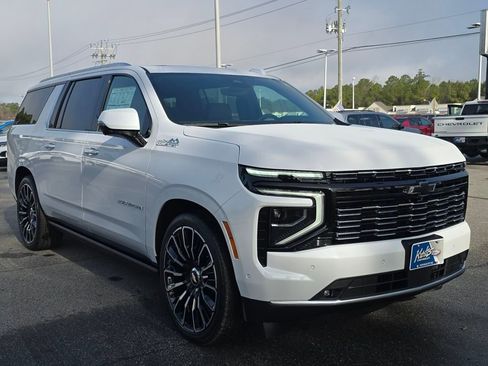 New 2026 Chevrolet Suburban High Country w/ LPO, Illumination Package image 7