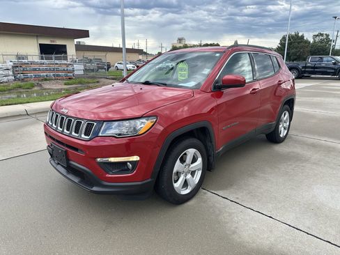 Used 2021 Jeep Compass Latitude w/ Driver Assistance Group AWD/4WD image 10