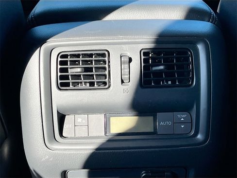 Used 2020 Nissan Pathfinder Platinum image 35