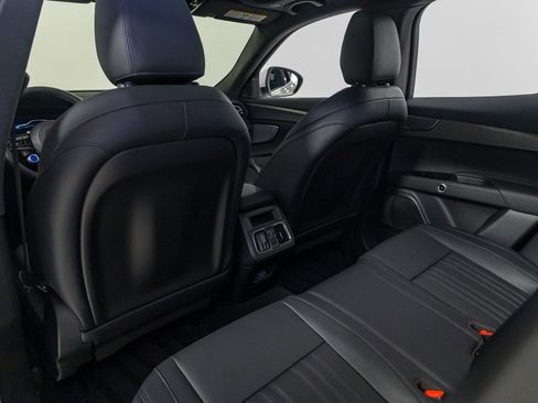 Used 2024 Maserati Grecale GT image 20