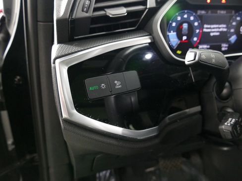 Used 2025 Audi Q3 2.0T Premium image 20