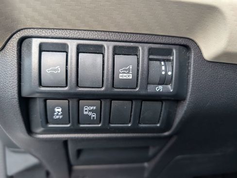 Used 2019 Subaru Ascent Premium image 14