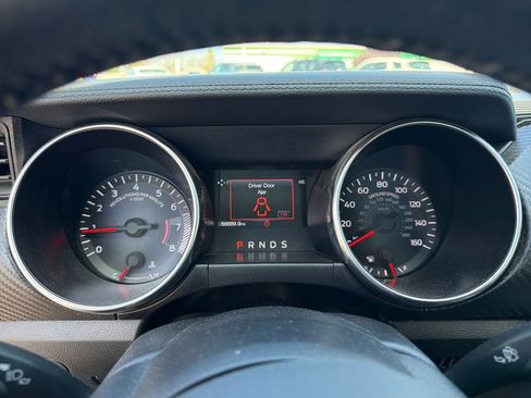Used 2019 Ford Mustang Coupe RWD image 12