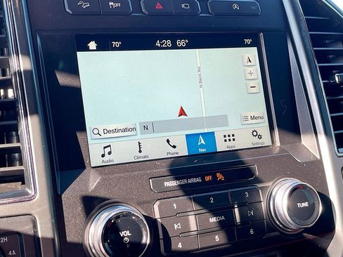 Used 2018 Ford F150 Lariat w/ Equipment Group 502A Luxury image 13