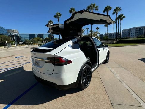 Used 2018 Tesla Model X 100D image 6