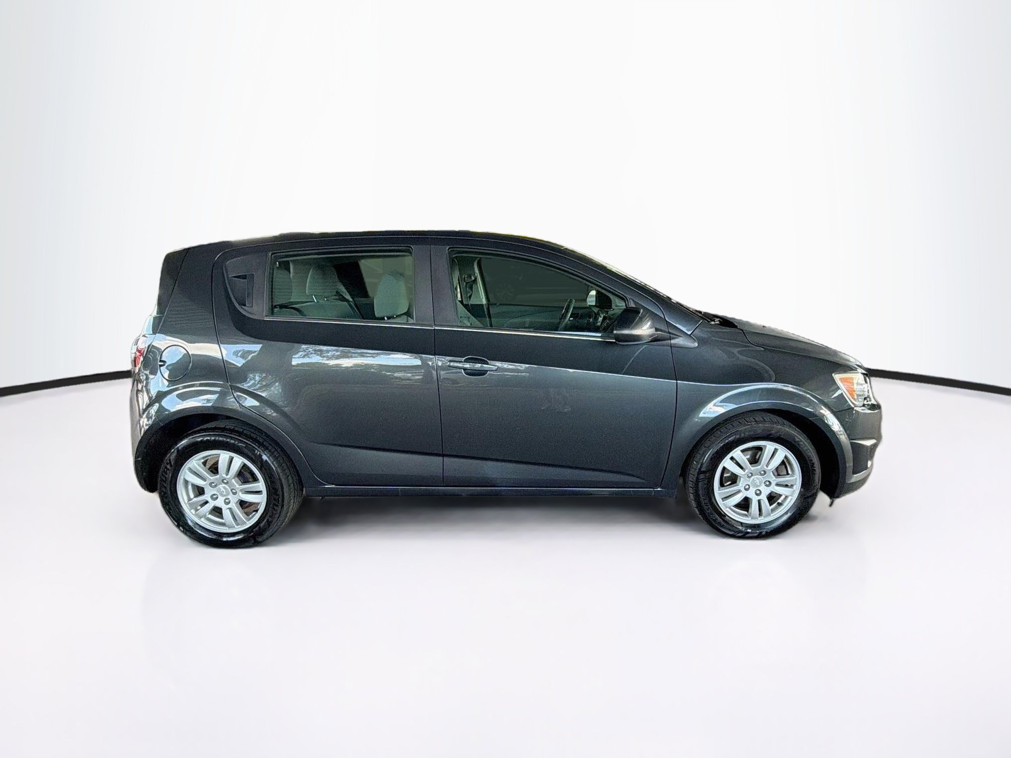 Used 2015 Chevrolet Sonic LT FWD image 10
