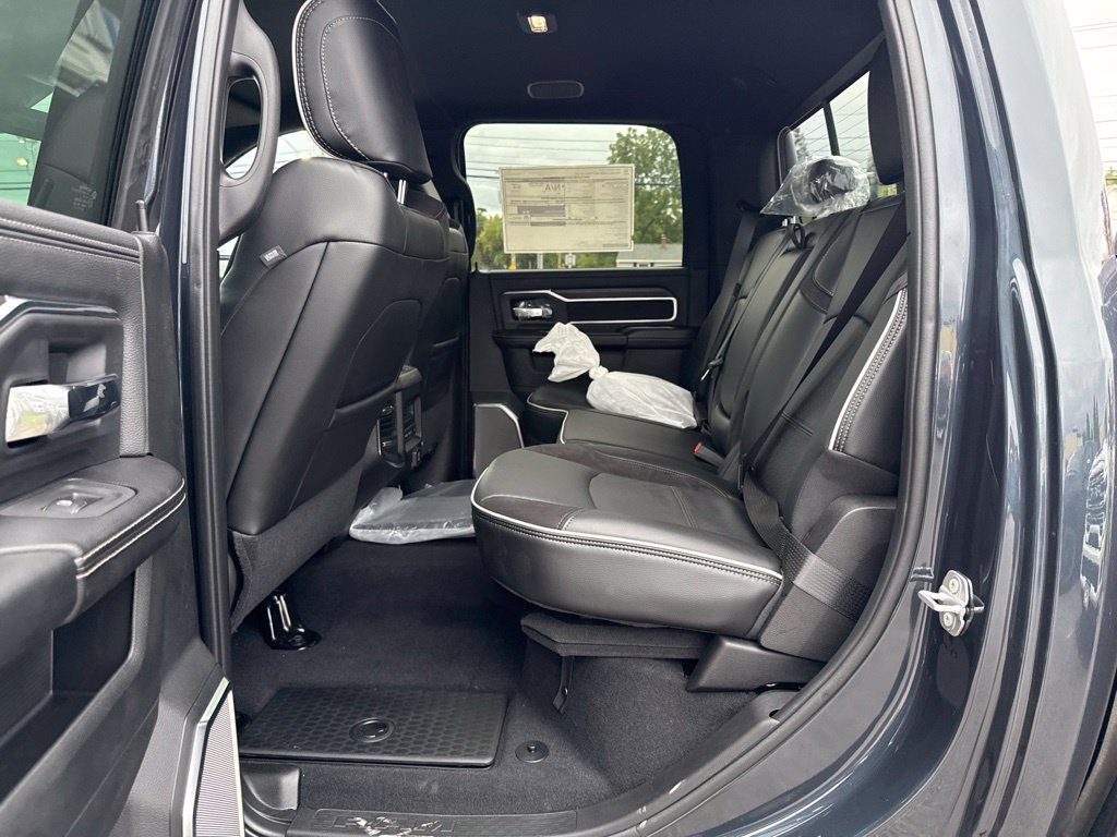 New 2027 RAM 2500 Laramie w/ Night Edition AWD/4WD image 22