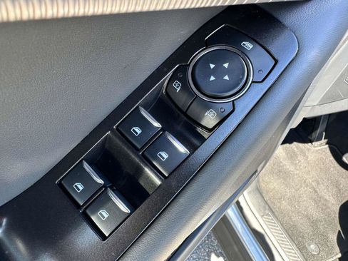 Used 2025 Ford Explorer Active image 10