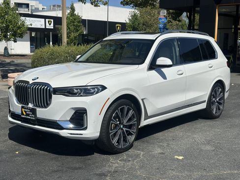 Used 2019 BMW X7 xDrive50i w/ Premium Package AWD/4WD image 3