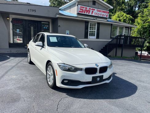 Used 2016 BMW 320i xDrive Sedan w/ Driver Assistance Package AWD/4WD image 4