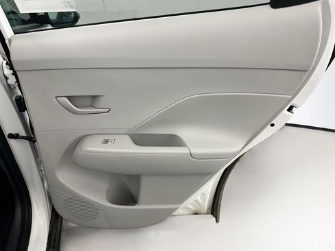 Used 2025 Hyundai Kona SEL image 30