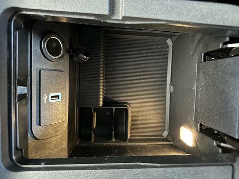 Used 2017 Ford Mustang Premium image 34