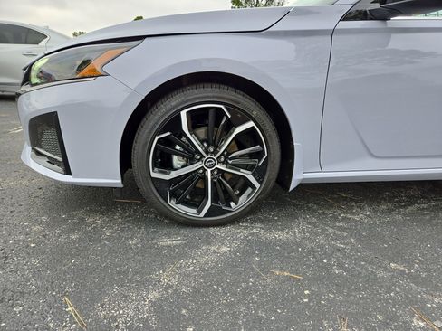 New 2025 Nissan Altima 2.5 SR image 37