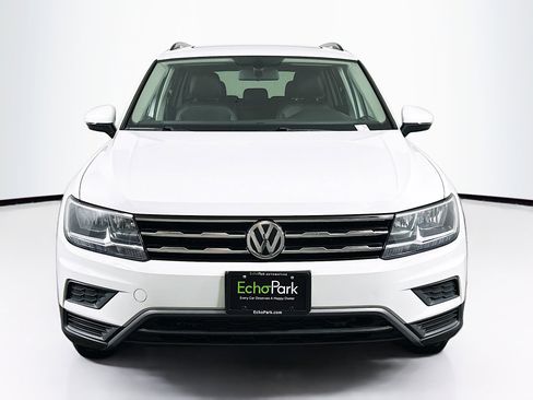 Used 2021 Volkswagen Tiguan SE image 2