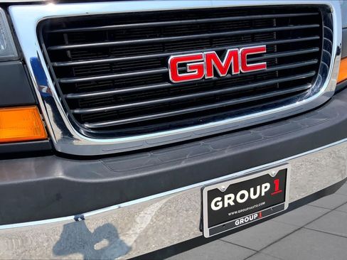 Certified 2025 GMC Savana 3500 LT w/ LT Preferred Equipment Group RWD image 27