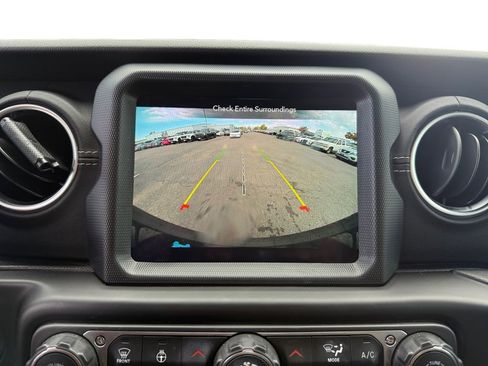 Used 2022 Jeep Wrangler Unlimited Sahara w/ Cold Weather Group image 20