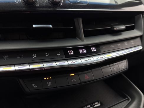 Used 2020 Cadillac CT4 Premium Luxury RWD image 17
