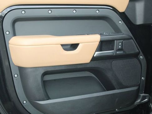 Used 2025 Land Rover Defender 110 X image 22