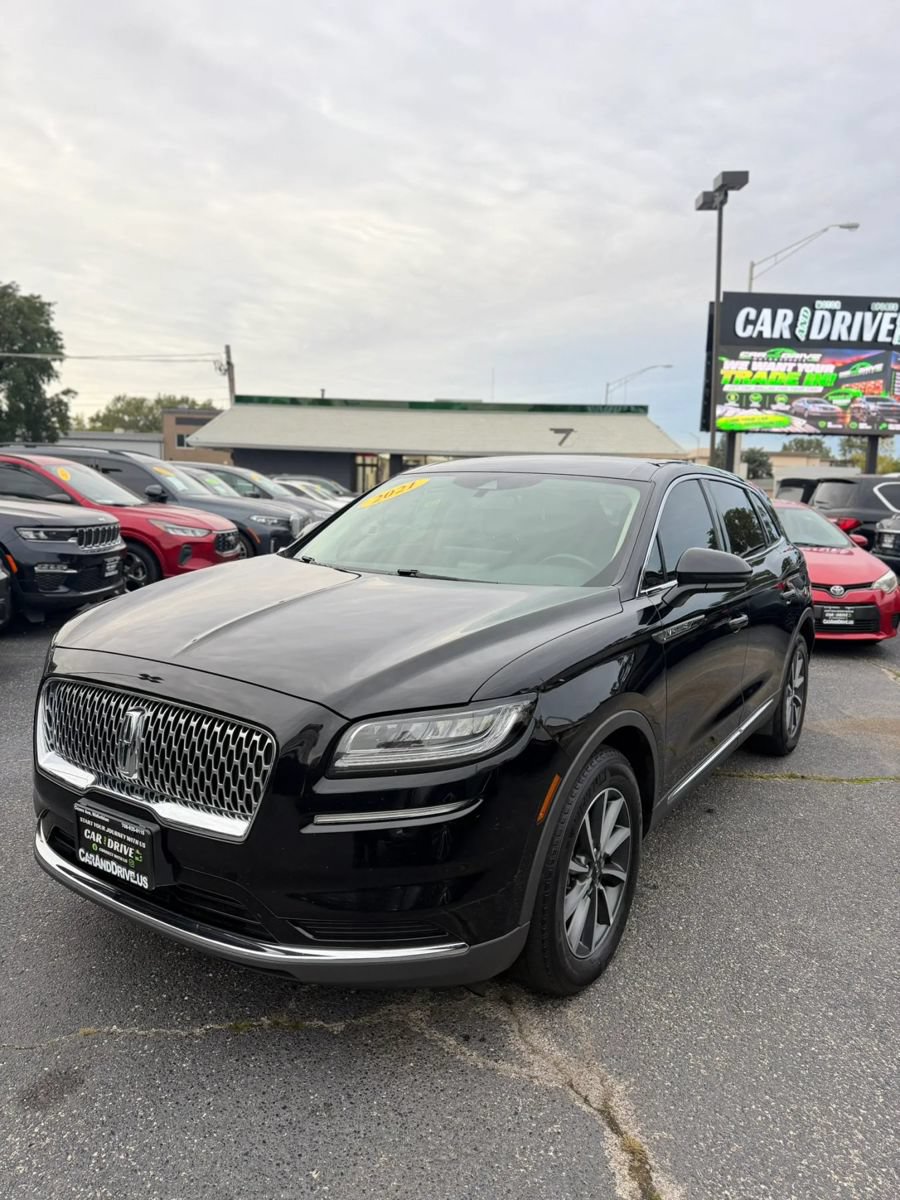 Used 2021 Lincoln Nautilus AWD image 2