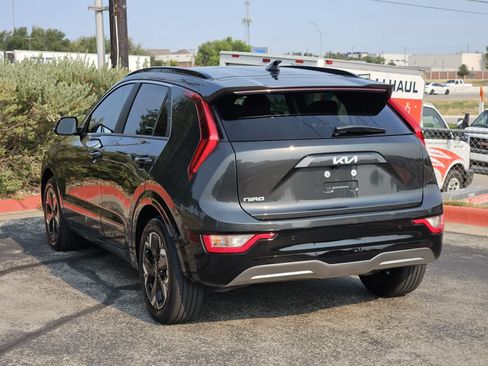 Used 2023 Kia Niro Wind w/ Wind Preserve Package FWD image 6