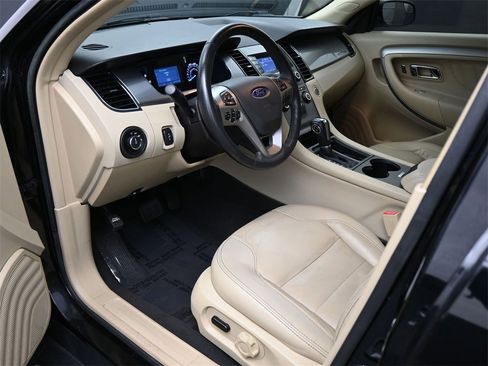 Used 2018 Ford Taurus SEL image 2