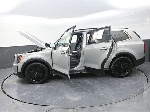 Used 2022 Kia Telluride EX w/ EX Premium Package image 38