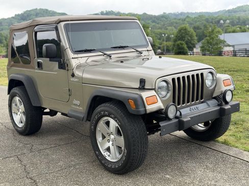Used 2004 Jeep Wrangler 4WD w/ Dual Top Group image 21