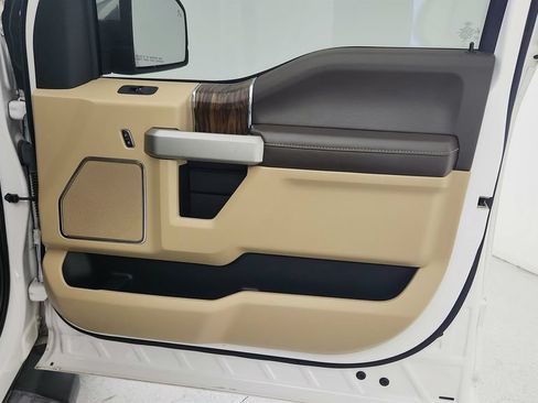 Used 2019 Ford F150 Lariat RWD image 34