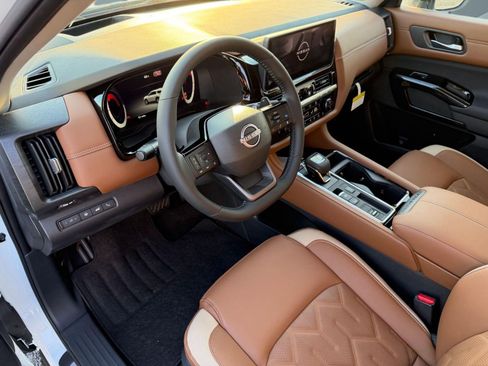 New 2026 Nissan Pathfinder Platinum w/ Cargo Package FWD image 4