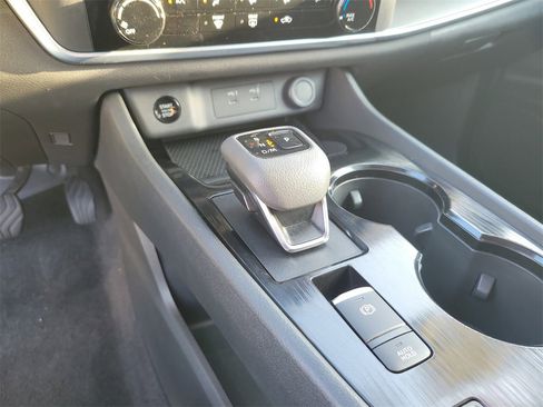 Certified 2025 Nissan Rogue S image 23