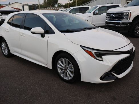 Used 2023 Toyota Corolla SE FWD image 3