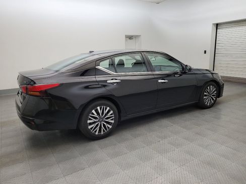 Used 2023 Nissan Altima 2.5 SV FWD image 10