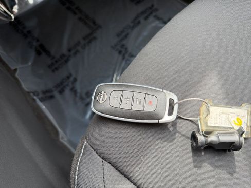 Used 2025 Nissan Sentra SV image 21