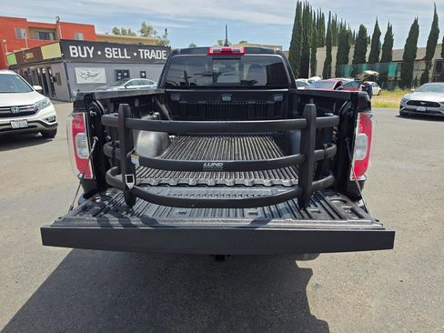 Used 2018 GMC Canyon SLE w/ SLE Convenience Package image 13