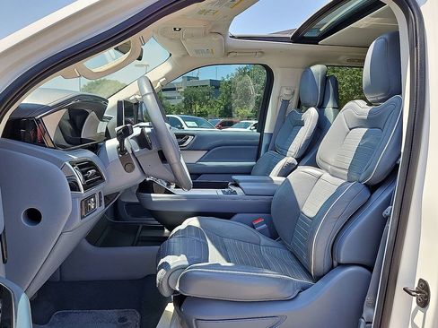 Used 2022 Lincoln Navigator Black Label AWD/4WD image 16