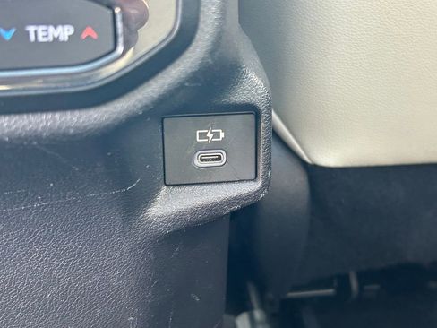 Used 2024 Toyota Grand Highlander XLE image 27