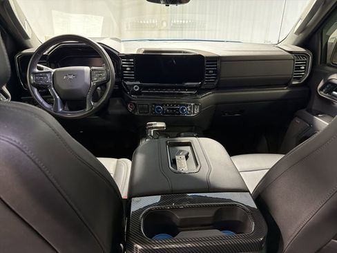Used 2022 Chevrolet Silverado 1500 LTZ w/ LTZ Premium Package image 3