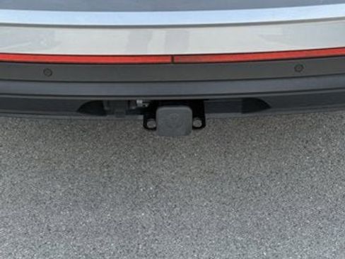 Certified 2022 Volkswagen Atlas SE image 6