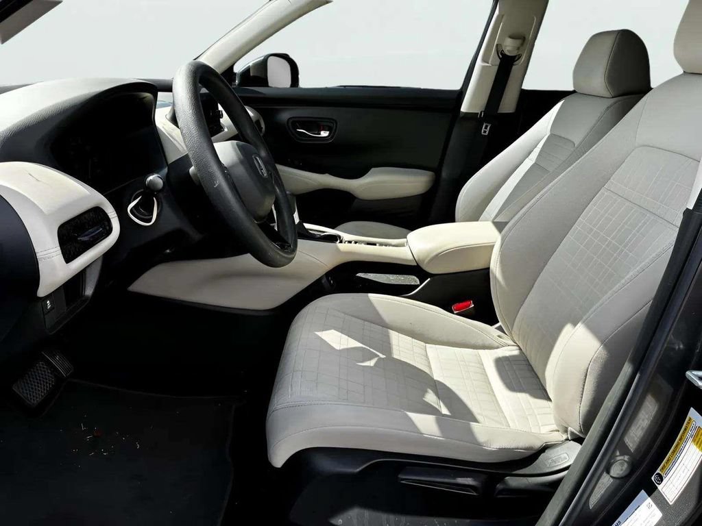 Used 2025 Honda HR-V LX image 15
