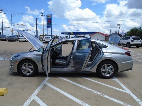 Used 2021 Hyundai Sonata SE FWD image 23
