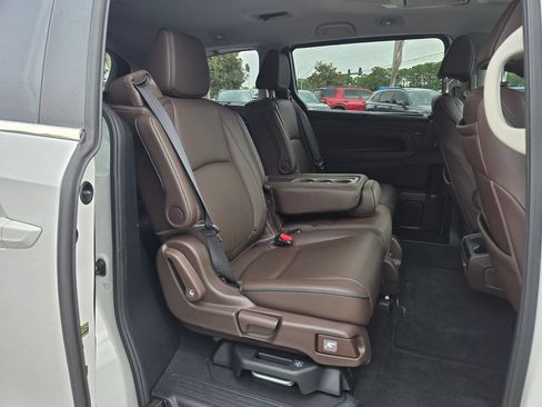 Certified 2025 Honda Odyssey Touring image 18