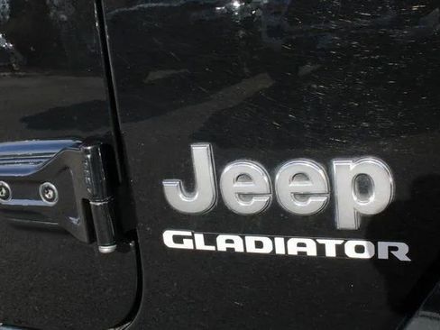 Used 2021 Jeep Gladiator Overland w/ LED Lighting Group image 19