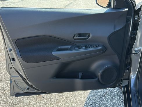 Used 2021 Nissan Kicks S FWD image 12