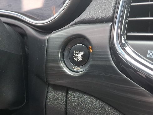 Used 2019 Jeep Grand Cherokee Altitude RWD image 22
